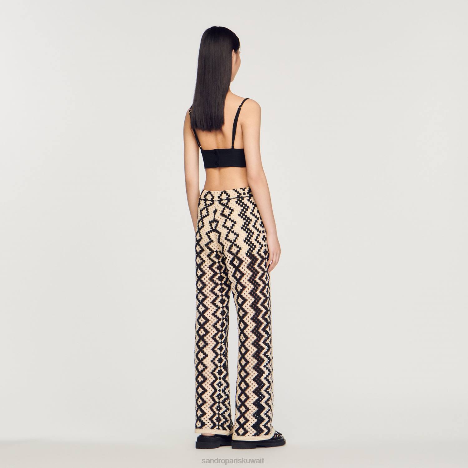 ثياب Sandro Paris السراويل متماسكة أسود/إكرو نحيف ZJ00100