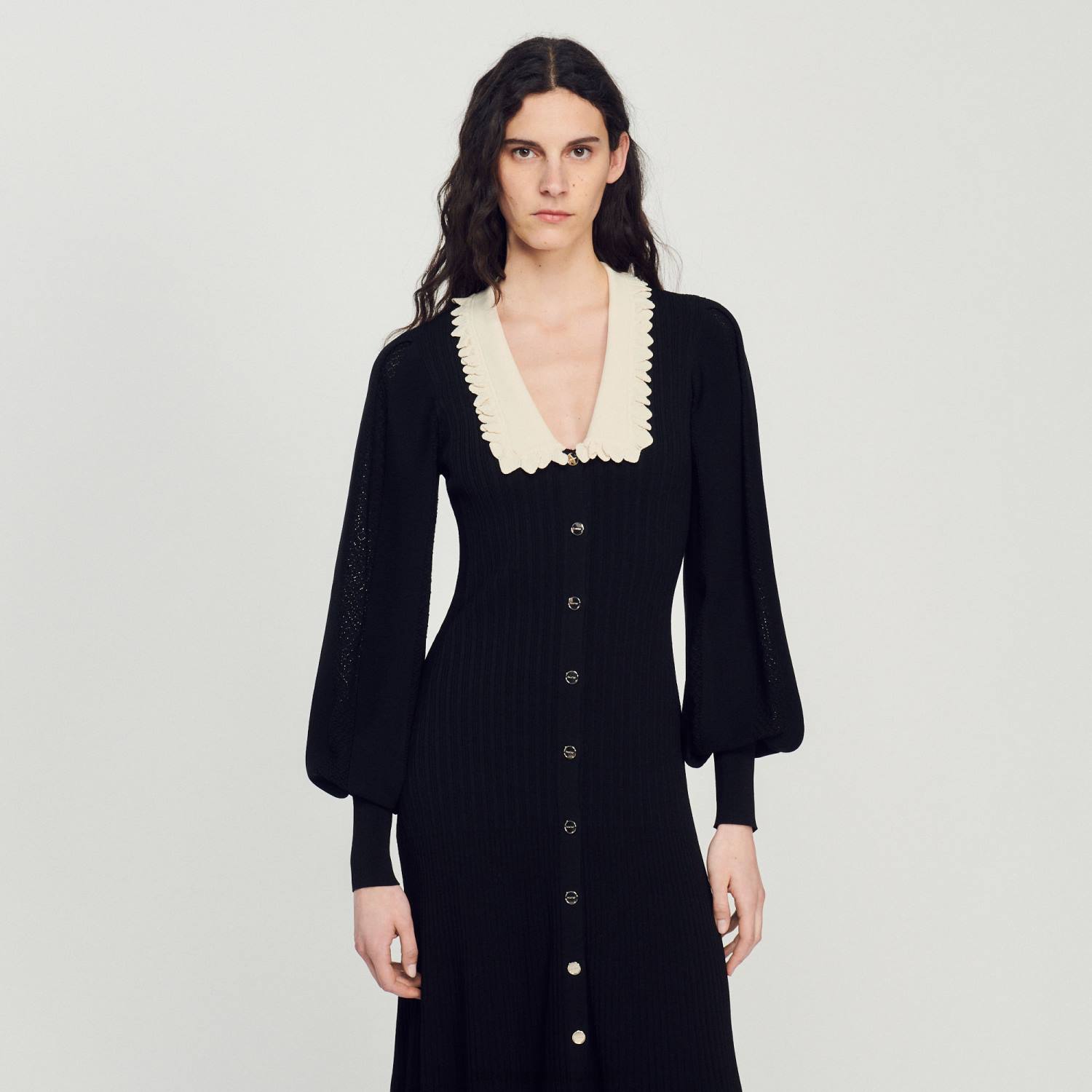 ثياب Sandro Paris فستان طويل بأكمام طويلة أسود نحيف ZJ00103