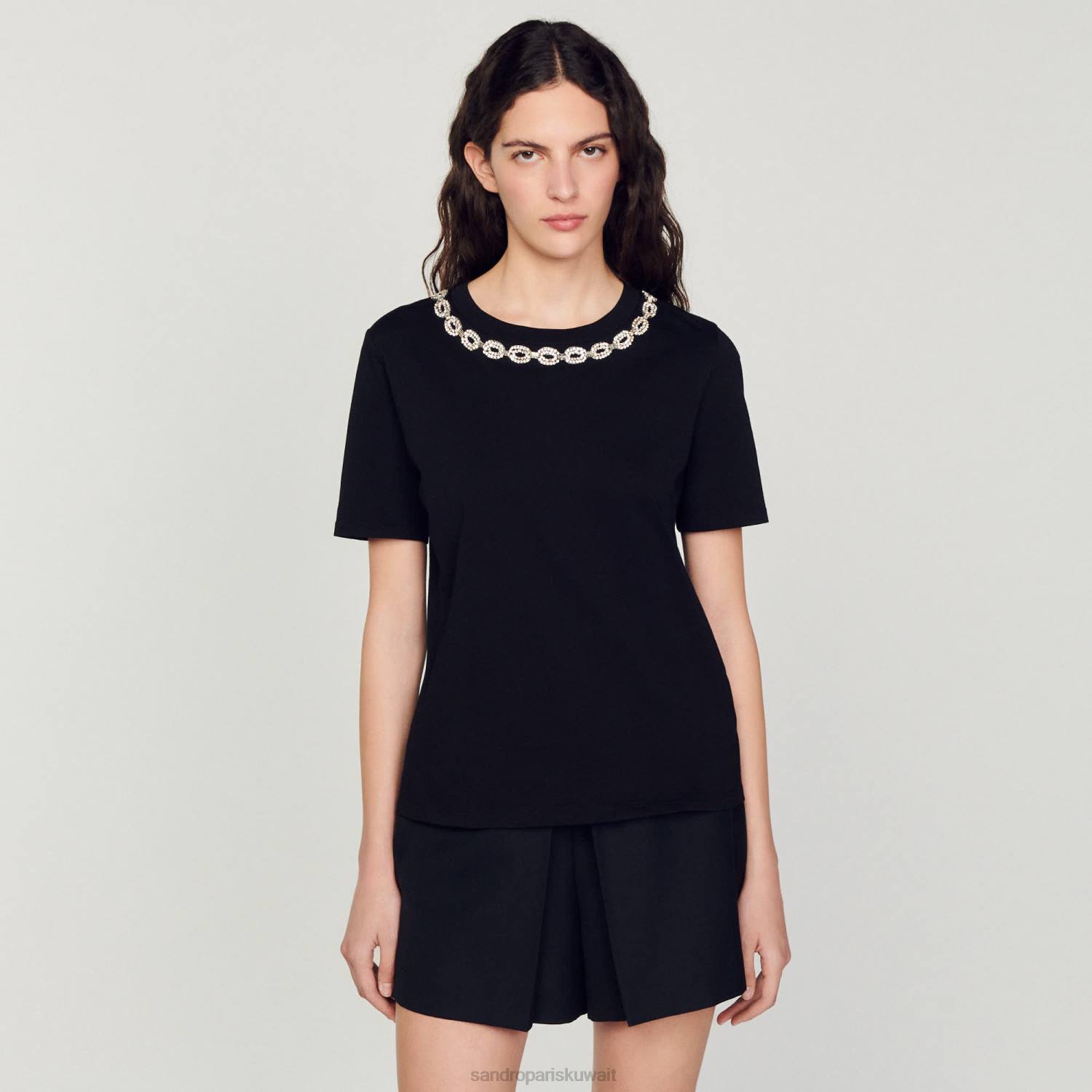 ثياب Sandro Paris تي شيرت من القطن العضوي بياقة مرصعة بالجواهر أسود نحيف ZJ00114