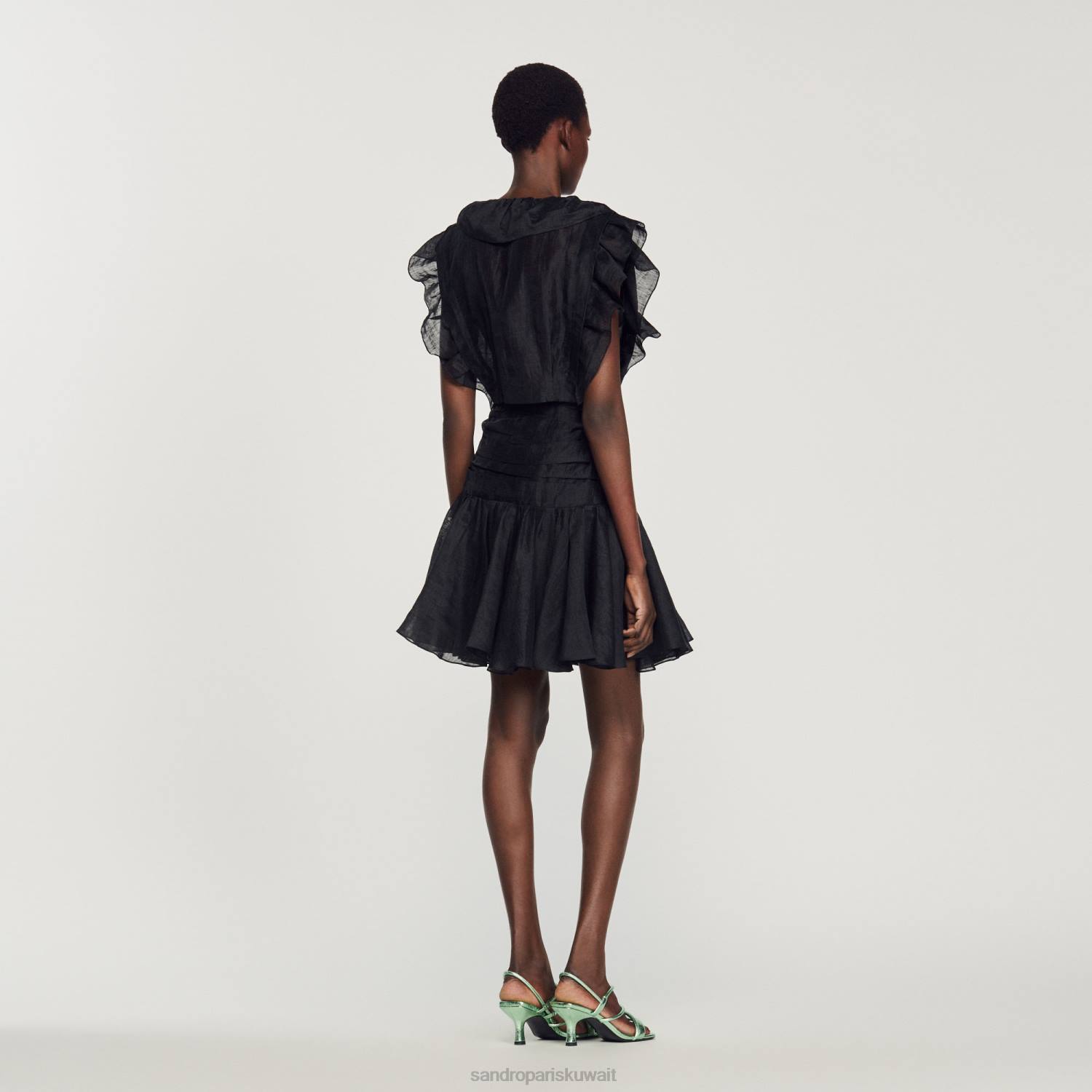 ثياب Sandro Paris كشكش أعلى المحاصيل أسود نحيف ZJ00131