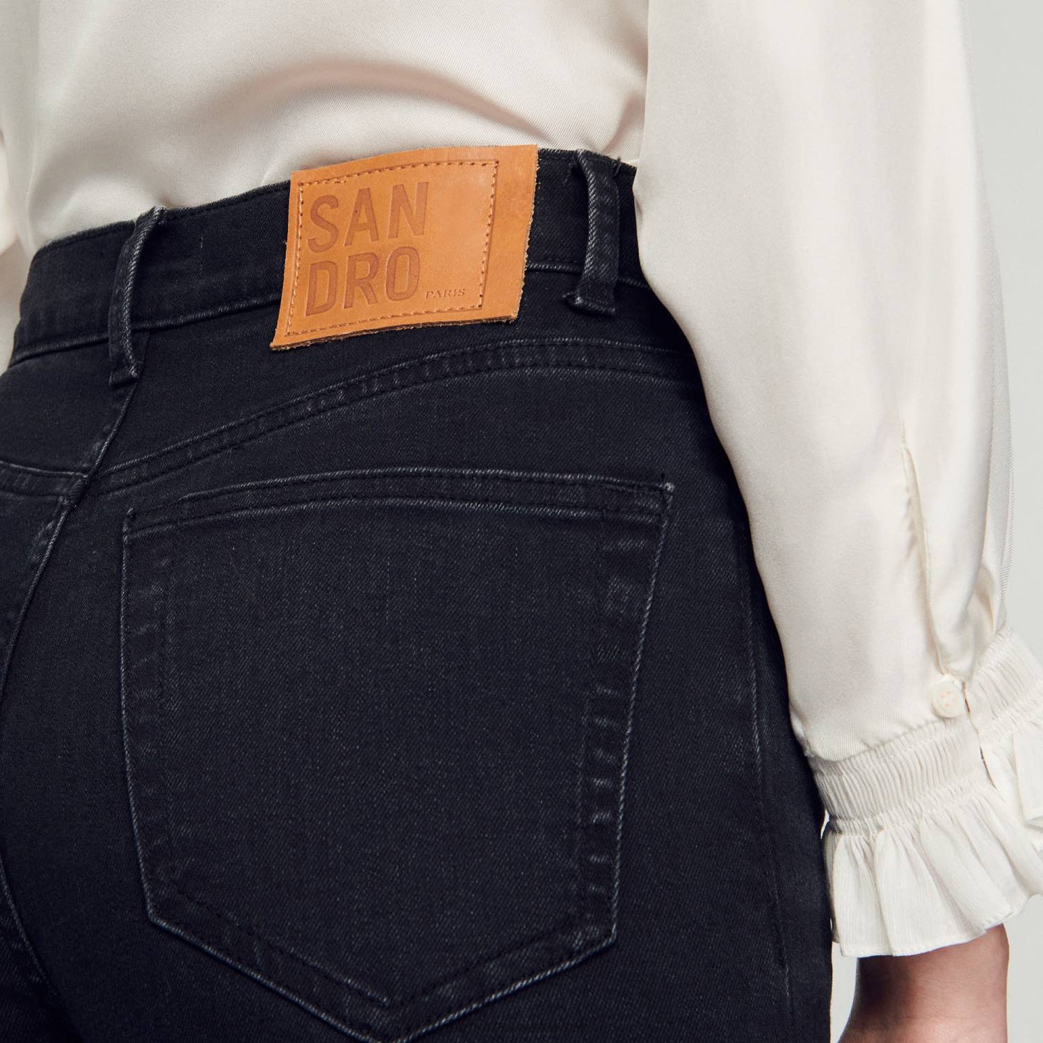 ثياب Sandro Paris جينز بقصة مستقيمة وحواف خام أسود نحيف ZJ00158