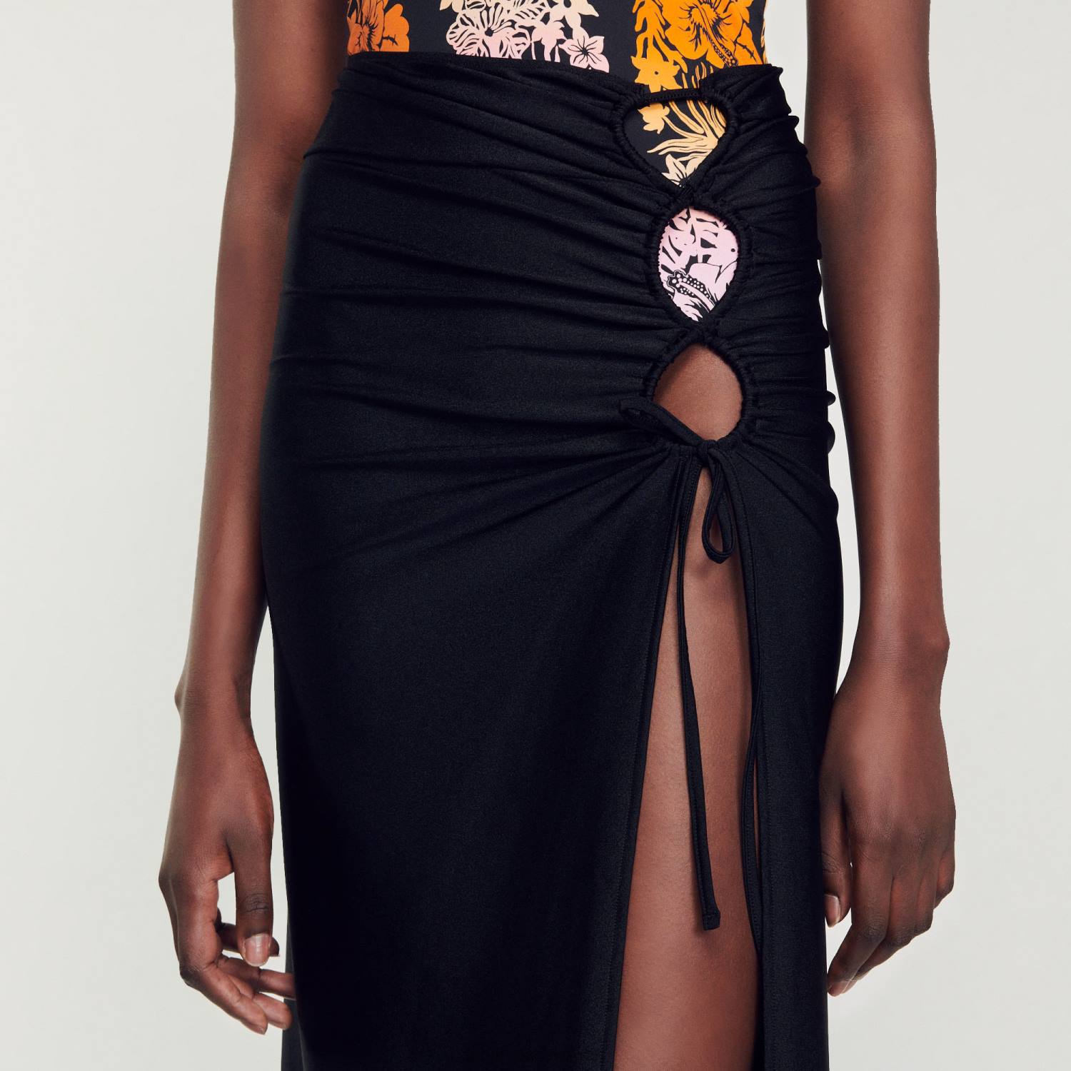 ثياب Sandro Paris تنورة ردائه أسود نحيف ZJ00261