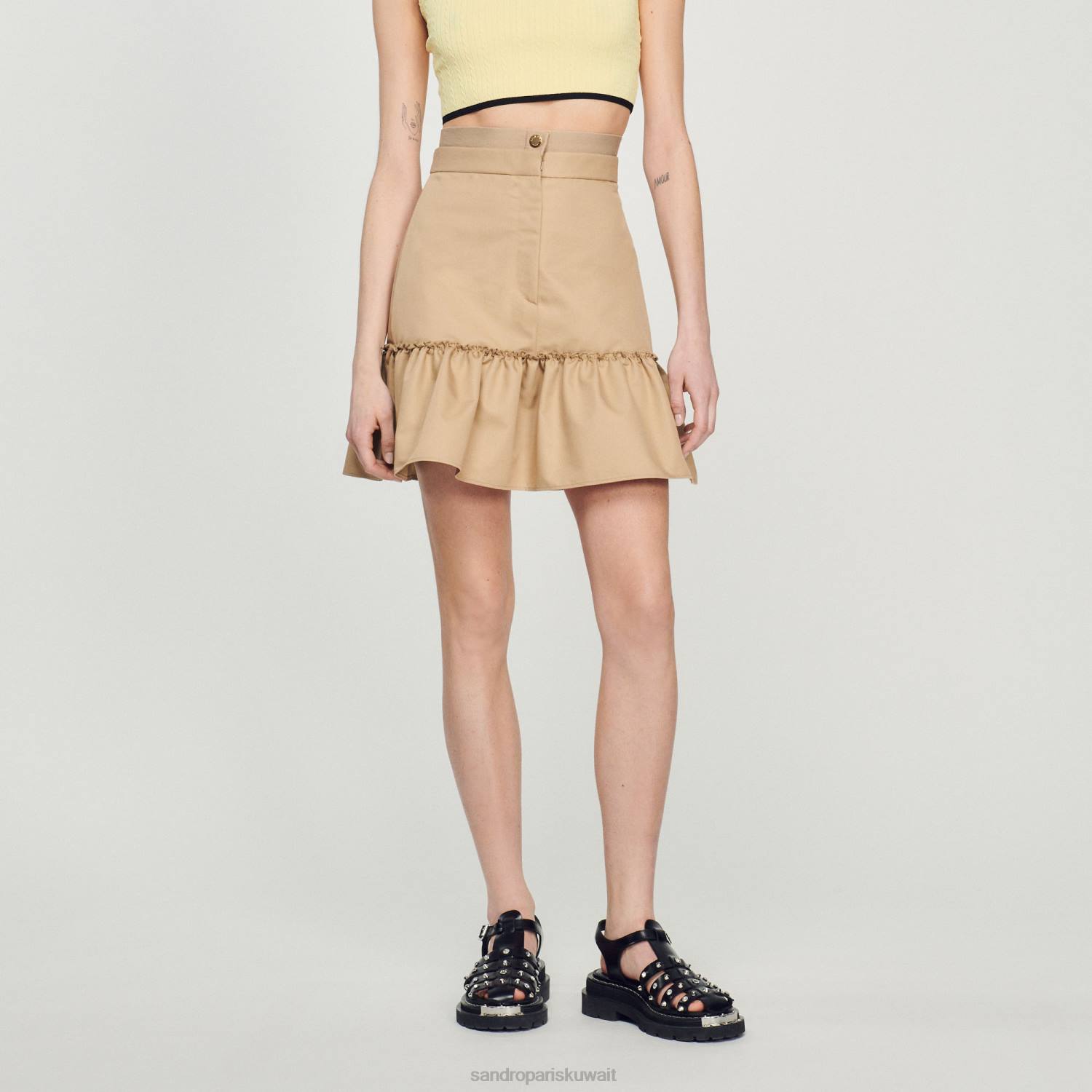 ثياب Sandro Paris تنورة قصيرة مع الكشكشة رمل نحيف ZJ00263