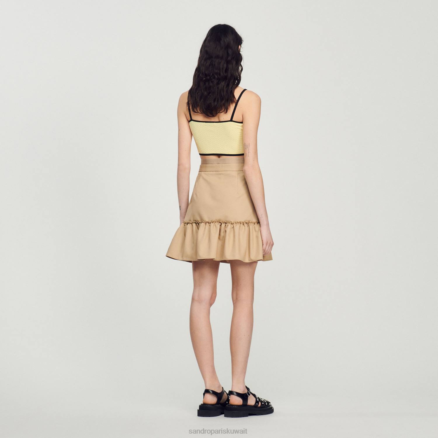 ثياب Sandro Paris تنورة قصيرة مع الكشكشة رمل نحيف ZJ00263