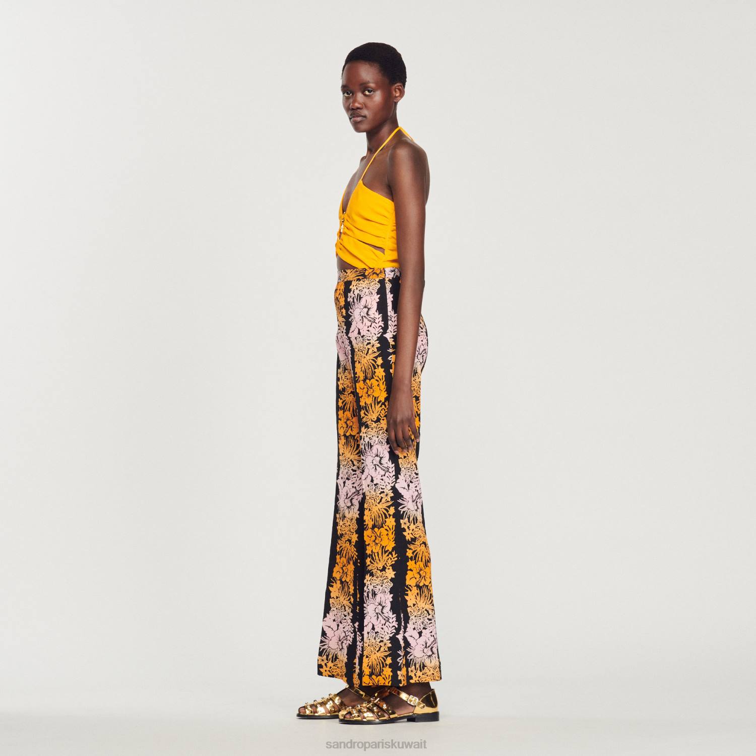 ثياب Sandro Paris بنطال فضفاض بطباعة هاواي أسود نحيف ZJ00273