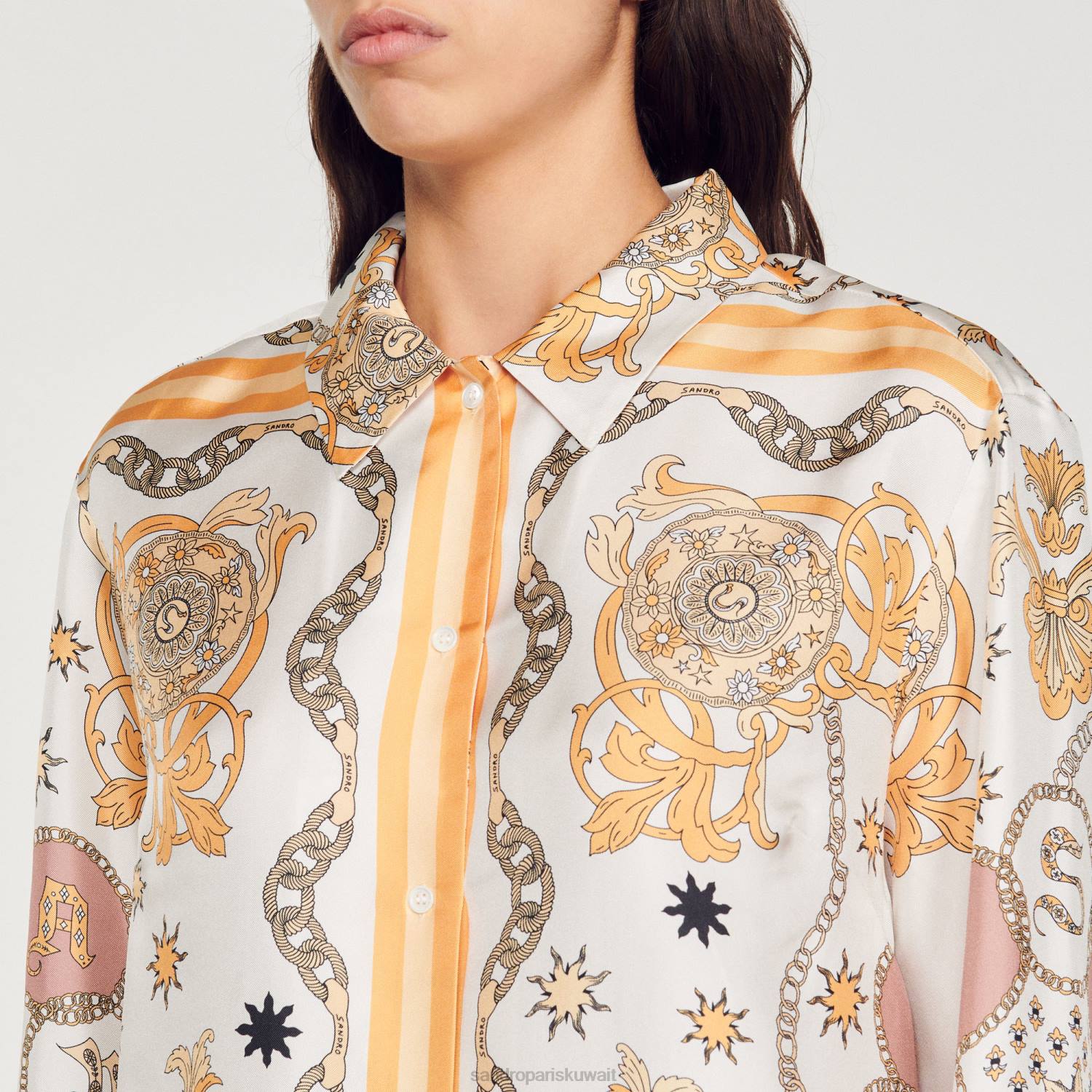 ثياب Sandro Paris قميص حرير بطبعة وشاح بيج فاتح نحيف ZJ00308