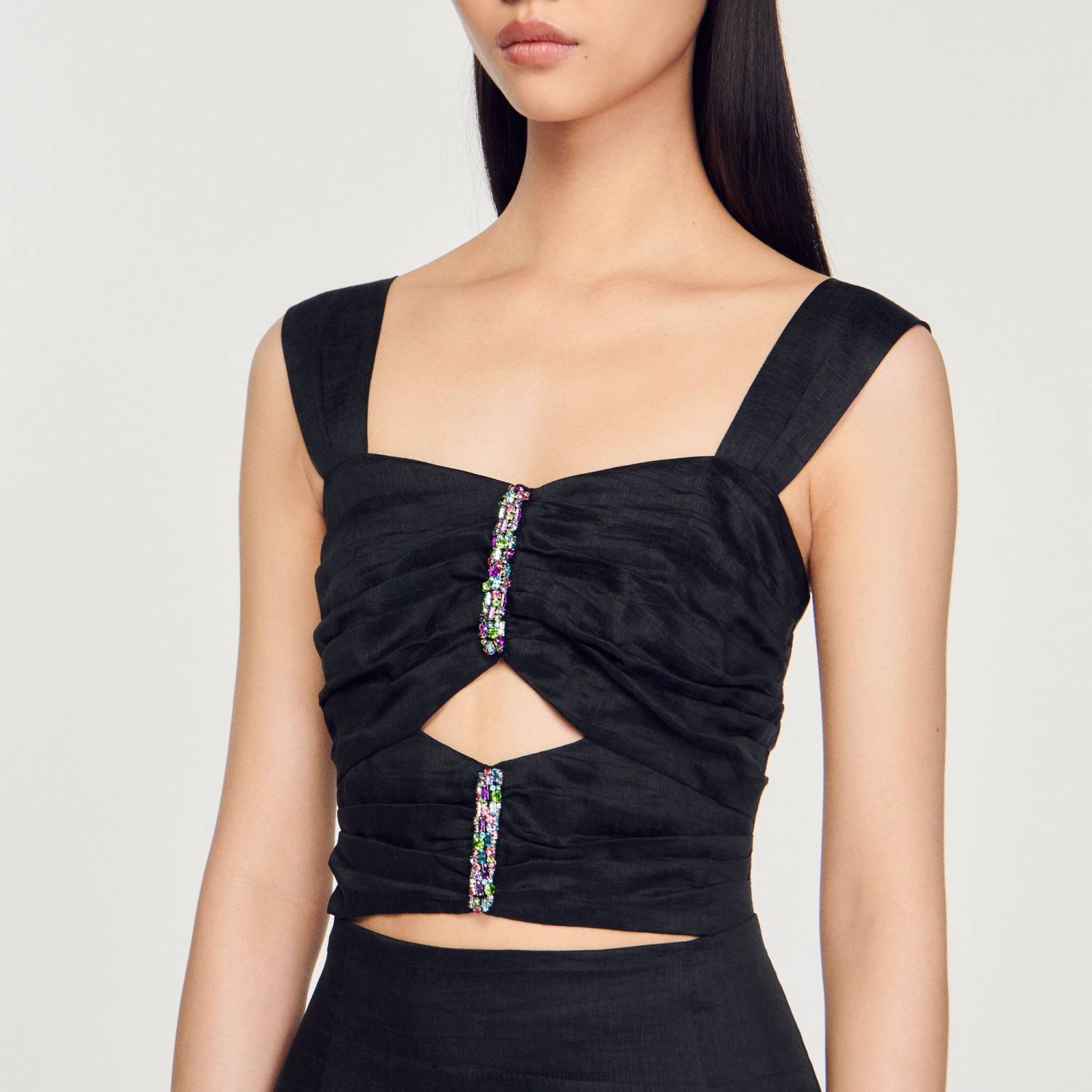 ثياب Sandro Paris فستان قصير مع المجوهرات أسود نحيف ZJ00337