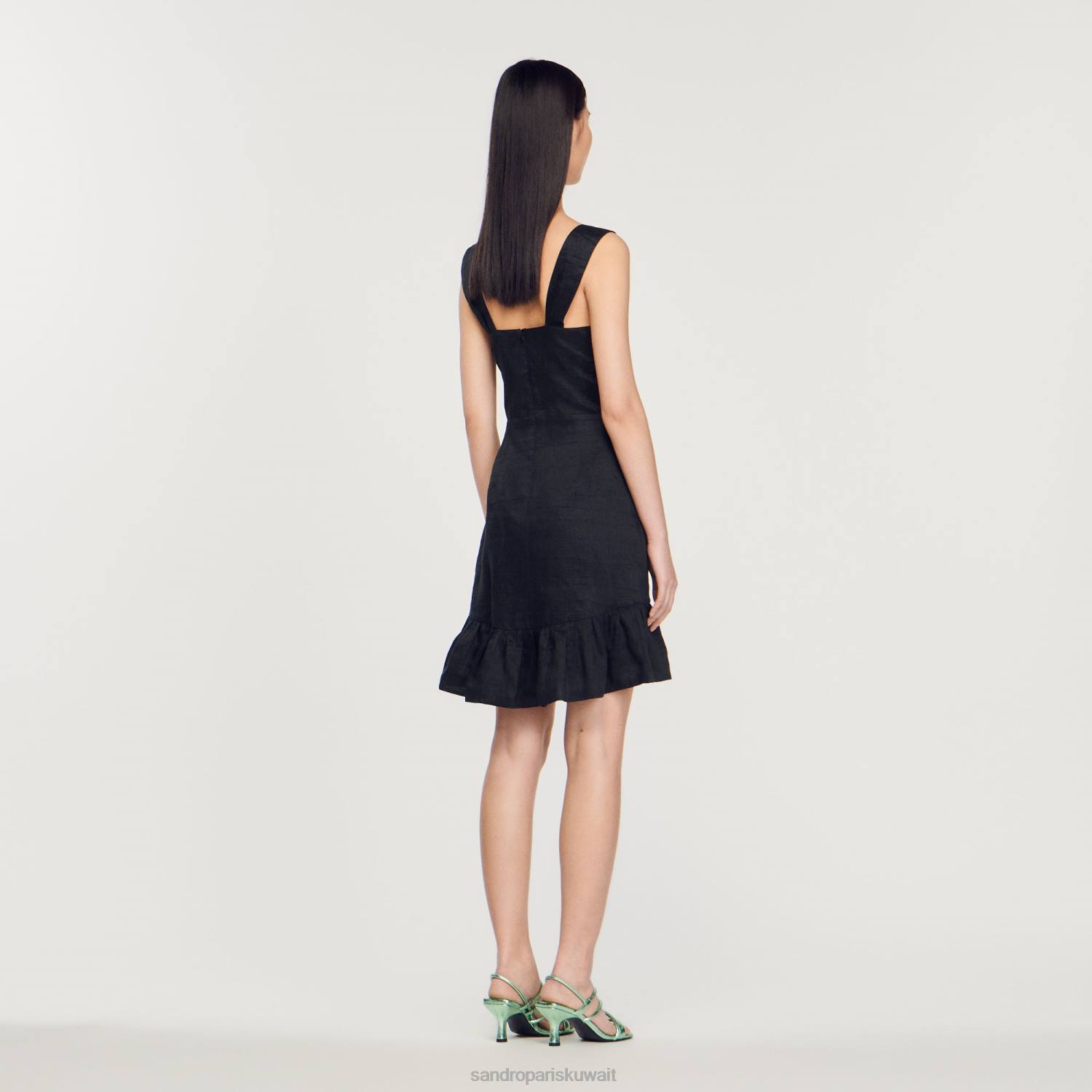 ثياب Sandro Paris فستان قصير مع المجوهرات أسود نحيف ZJ00337