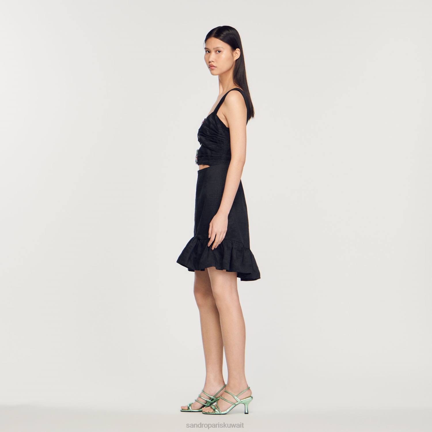 ثياب Sandro Paris فستان قصير مع المجوهرات أسود نحيف ZJ00337