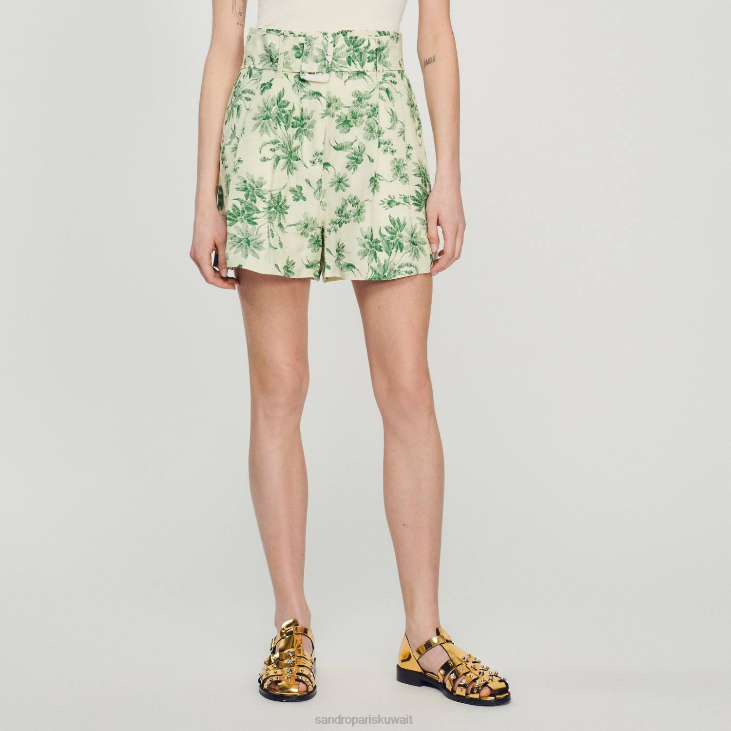 ثياب Sandro Paris شورت فضفاض مطبوع عليه شجرة النخيل بيج فاتح - أخضر نحيف ZJ00345