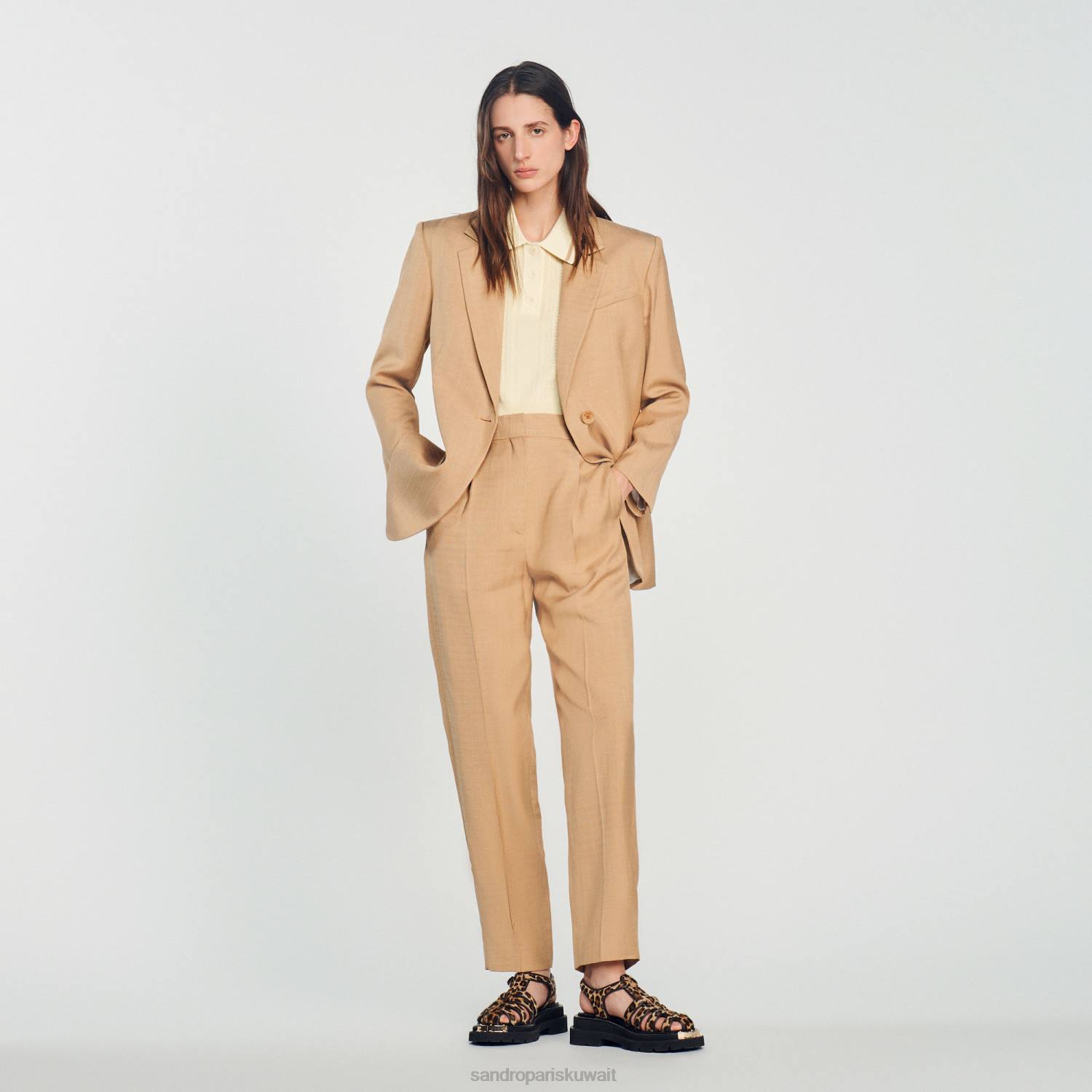 ثياب Sandro Paris سترة مصممة اللون البيج نحيف ZJ00375