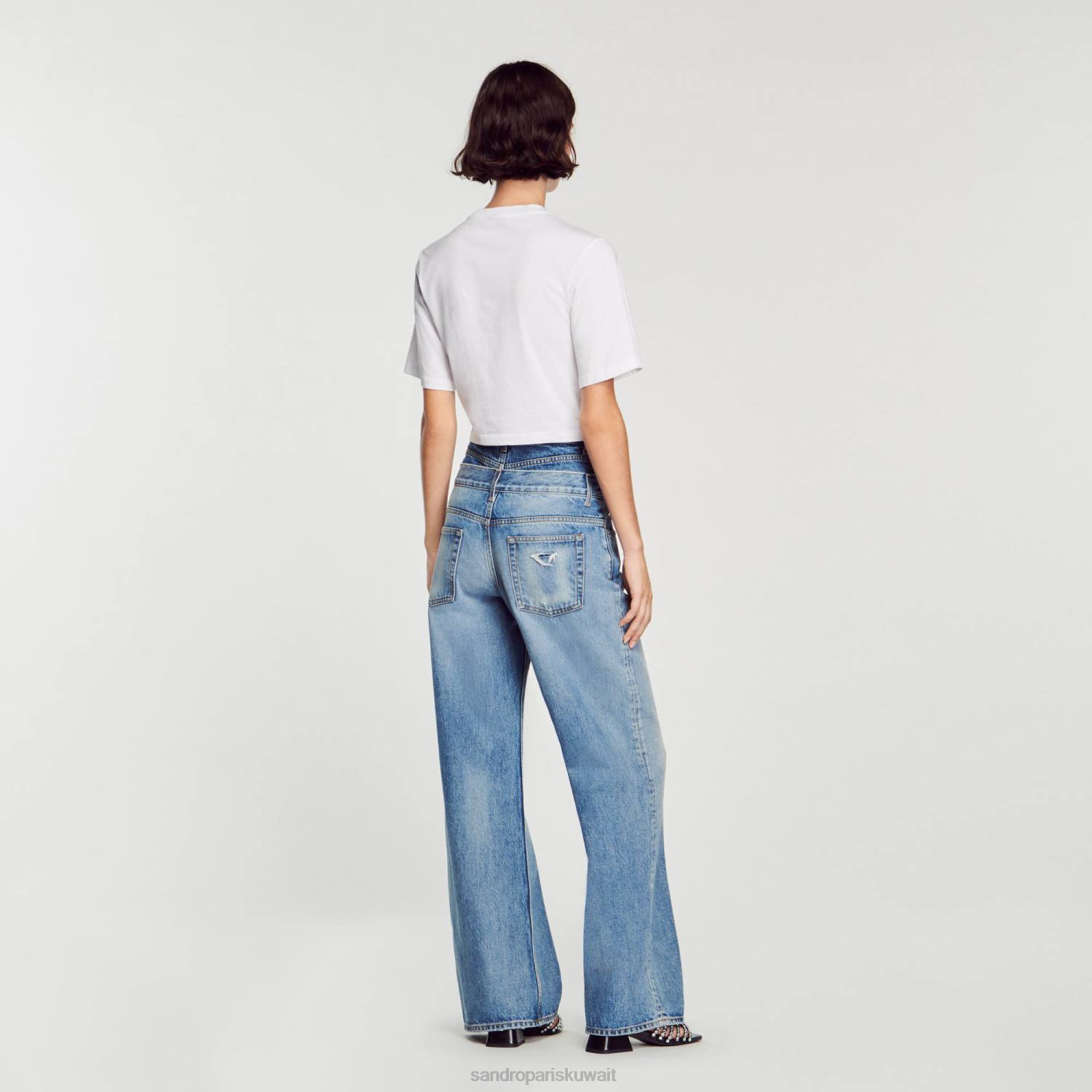 ثياب Sandro Paris تي شيرت بتصميم تمثال نصفي من حجر الراين أبيض نحيف ZJ0039