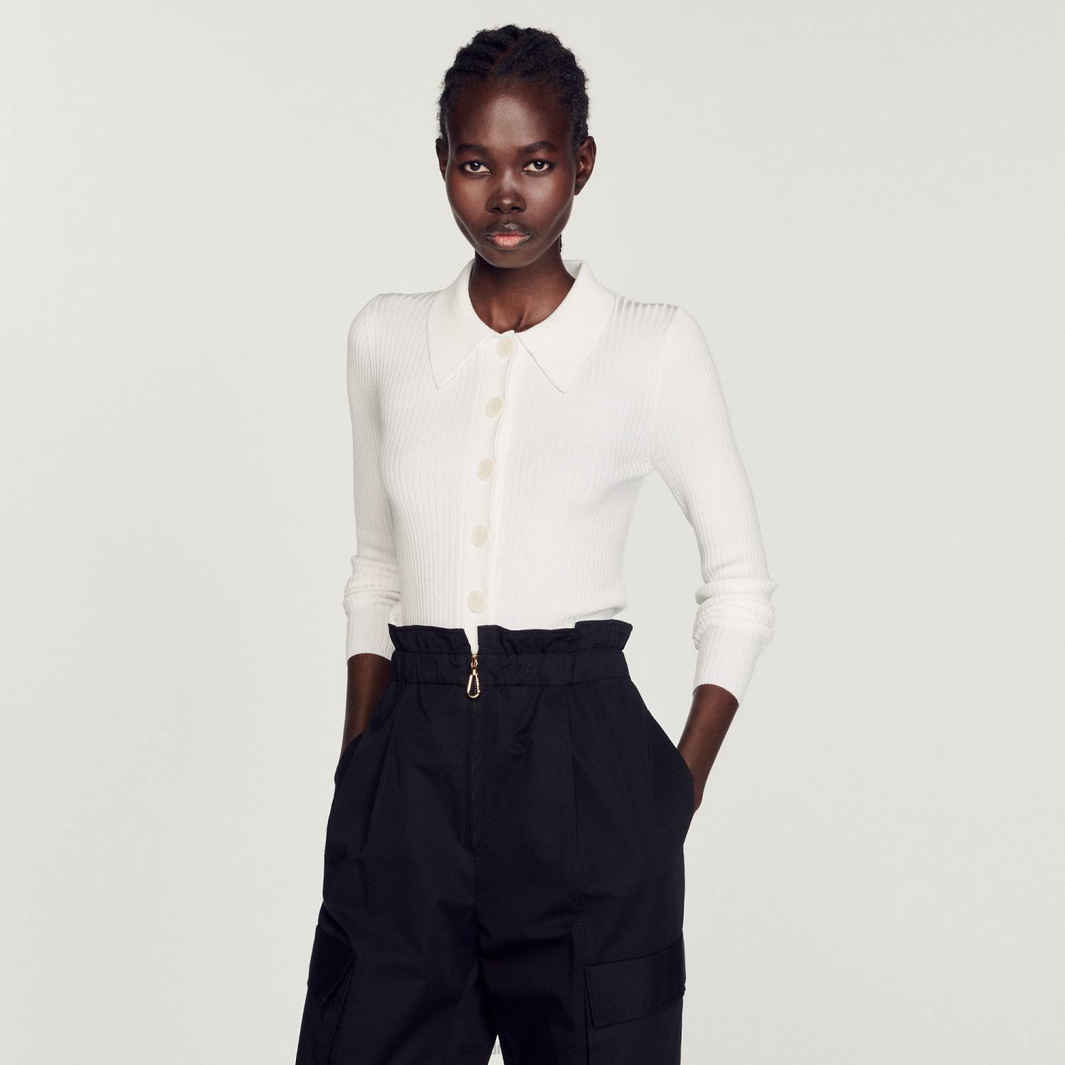 ثياب Sandro Paris سترة مضلعة اقتصاص أبيض نحيف ZJ00407