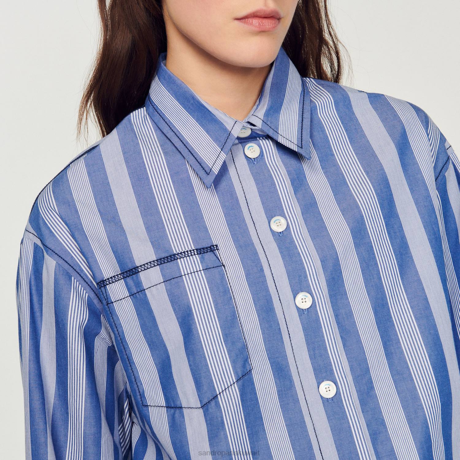 ثياب Sandro Paris قميص مخطط قصير أزرق/أبيض نحيف ZJ00408