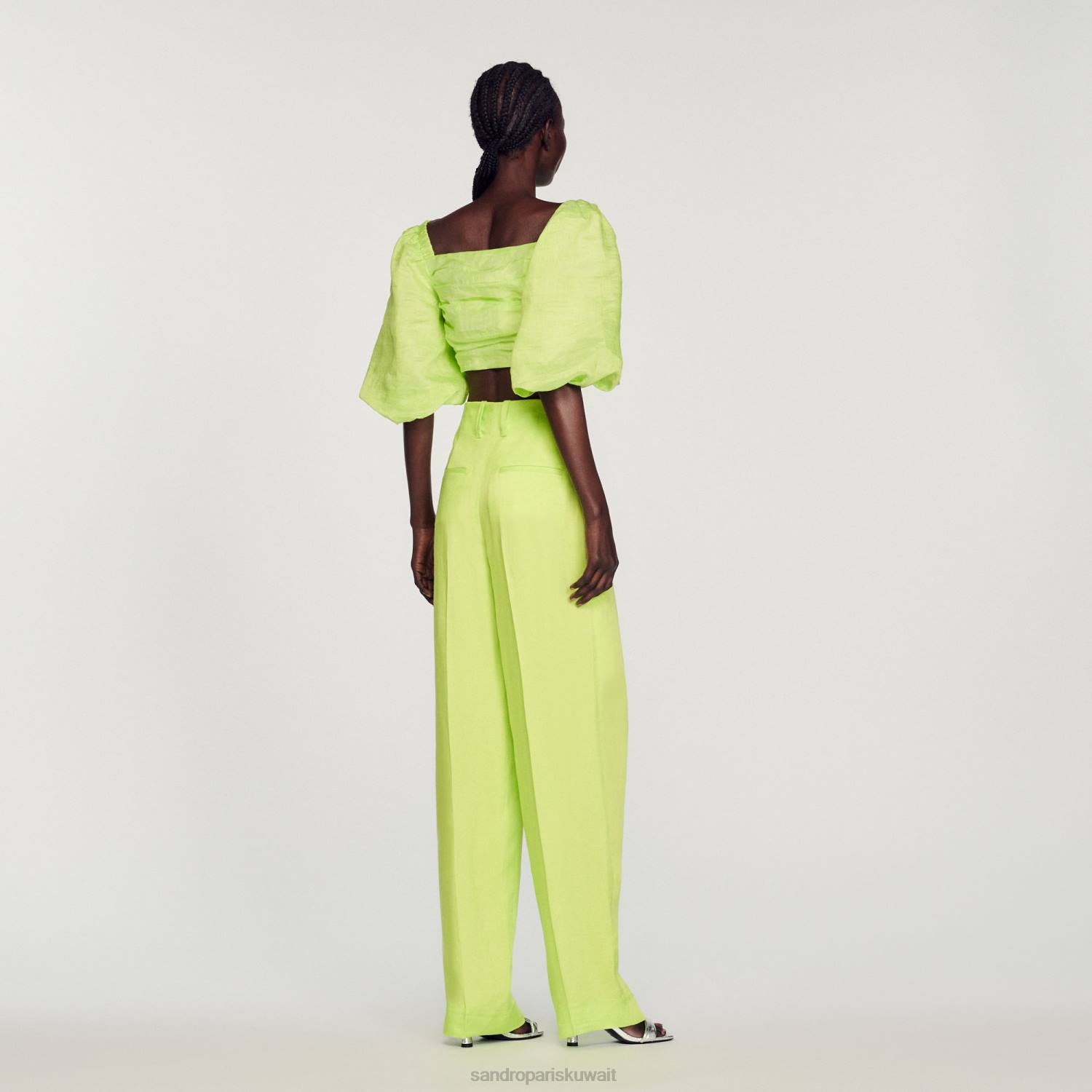 ثياب Sandro Paris قمة المحاصيل المجمعة اليانسون نحيف ZJ00430