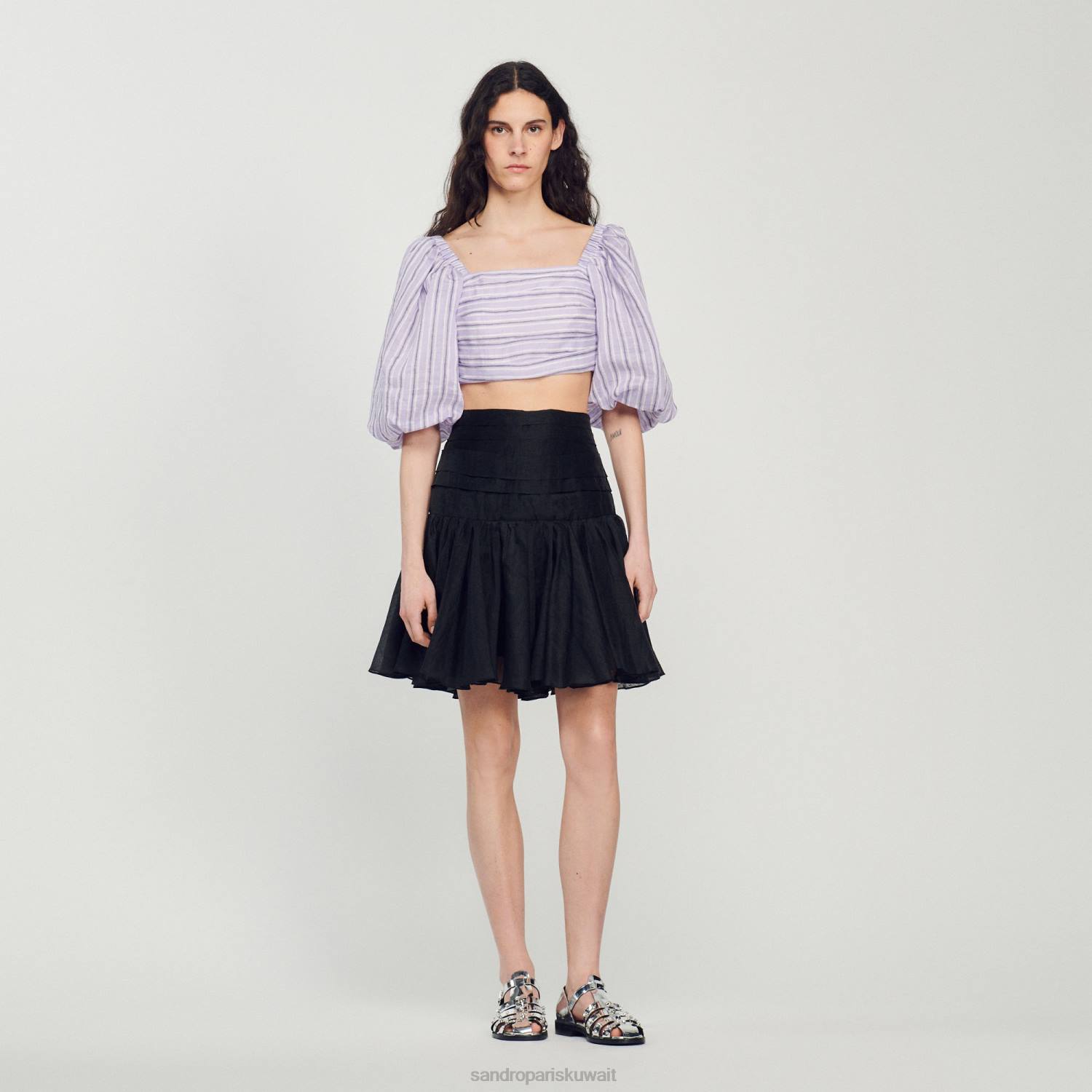 ثياب Sandro Paris أعلى المحاصيل مخطط أرجواني / أسود نحيف ZJ00458