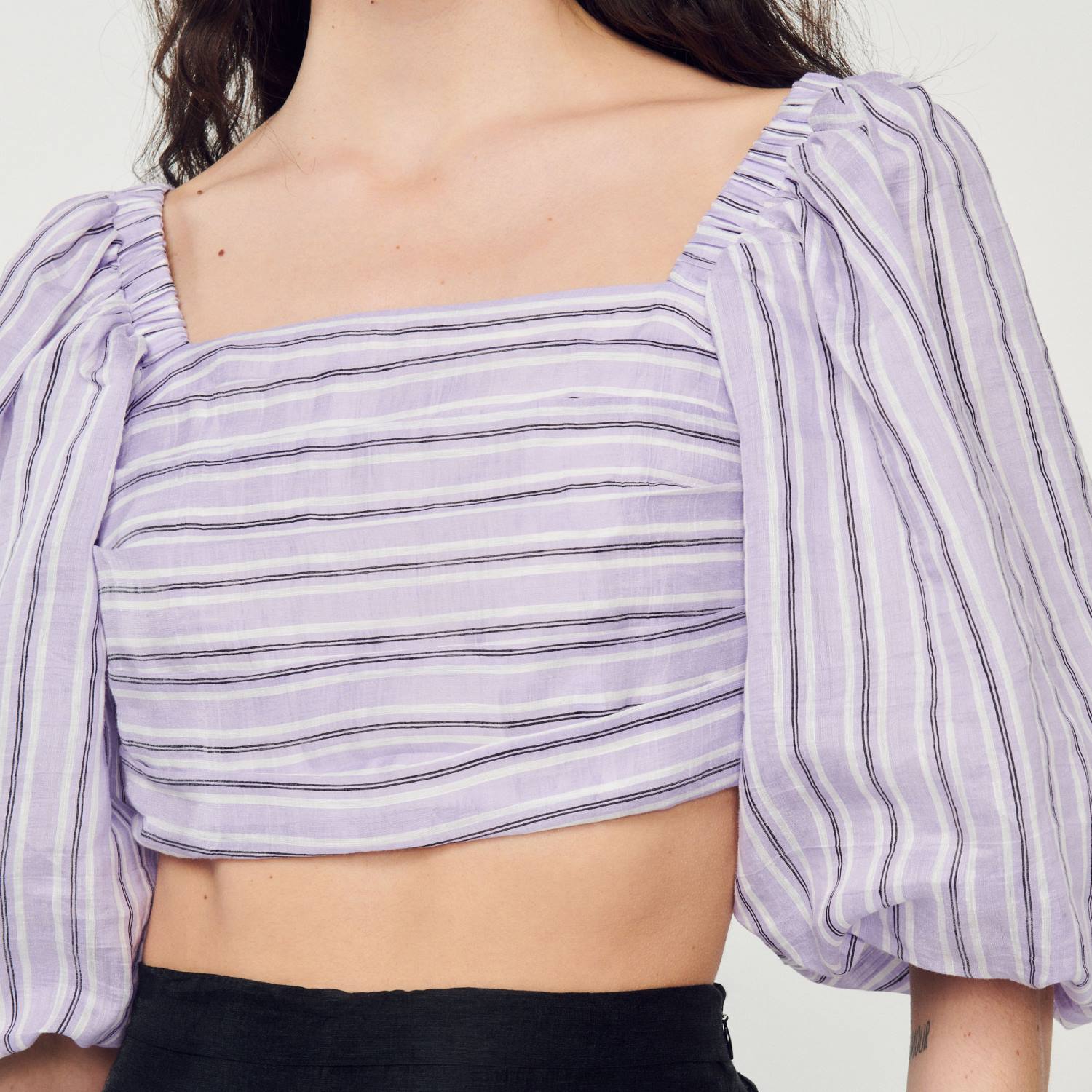 ثياب Sandro Paris أعلى المحاصيل مخطط أرجواني / أسود نحيف ZJ00458