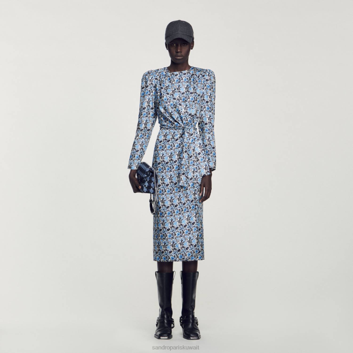 ثياب Sandro Paris فستان طويل من الحرير أزرق/بيج نحيف ZJ0051