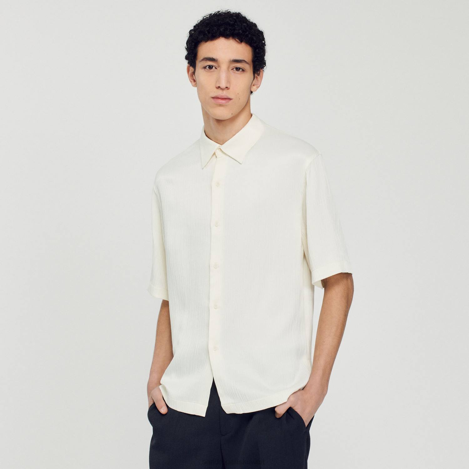 ثياب Sandro Paris قميص بأكمام قصيرة بيج فاتح رجال ZJ00589