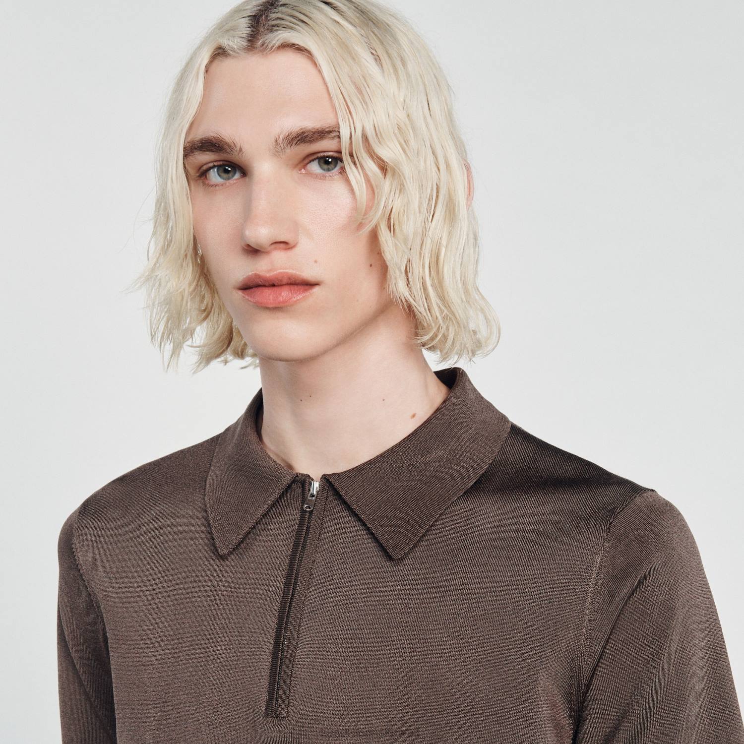 ثياب Sandro Paris قميص بولو محبوك بياقة بسحاب رمادي داكن رجال ZJ00631