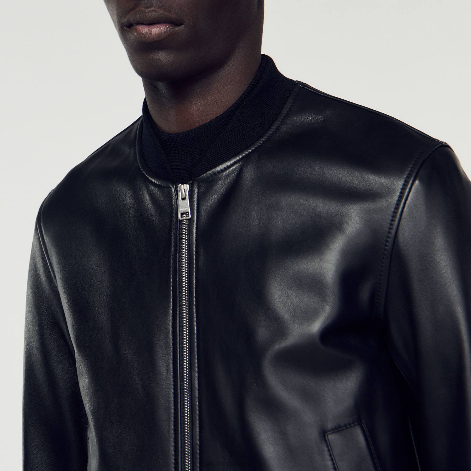 ثياب Sandro Paris سترة اسكواش جلدية ناعمة أسود رجال ZJ00664