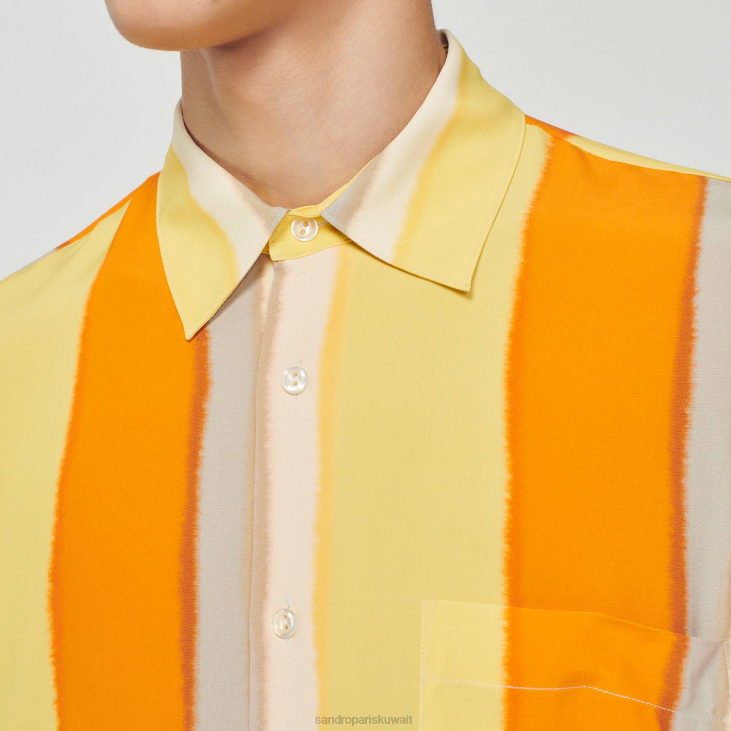 ثياب Sandro Paris قميص مخطط متدفق بأكمام طويلة أصفر رجال ZJ00669