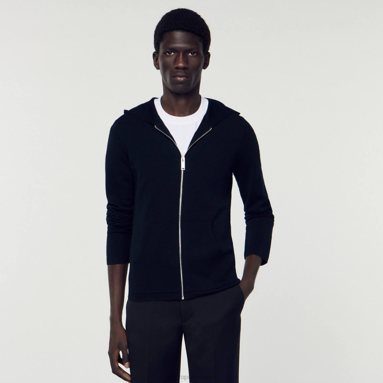 ثياب Sandro Paris سترة مضغوطة مع غطاء محرك السيارة أسود رجال ZJ00672