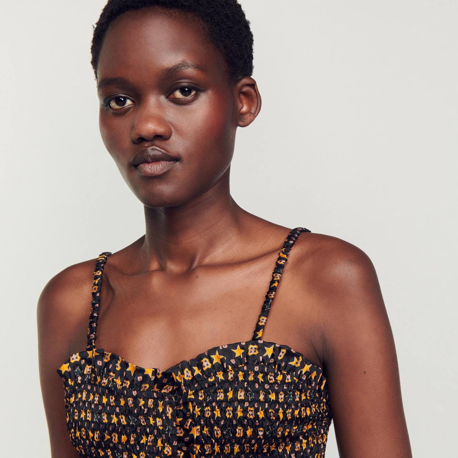 ثياب Sandro Paris اقتصاص أعلى مدخن أسود نحيف ZJ0070