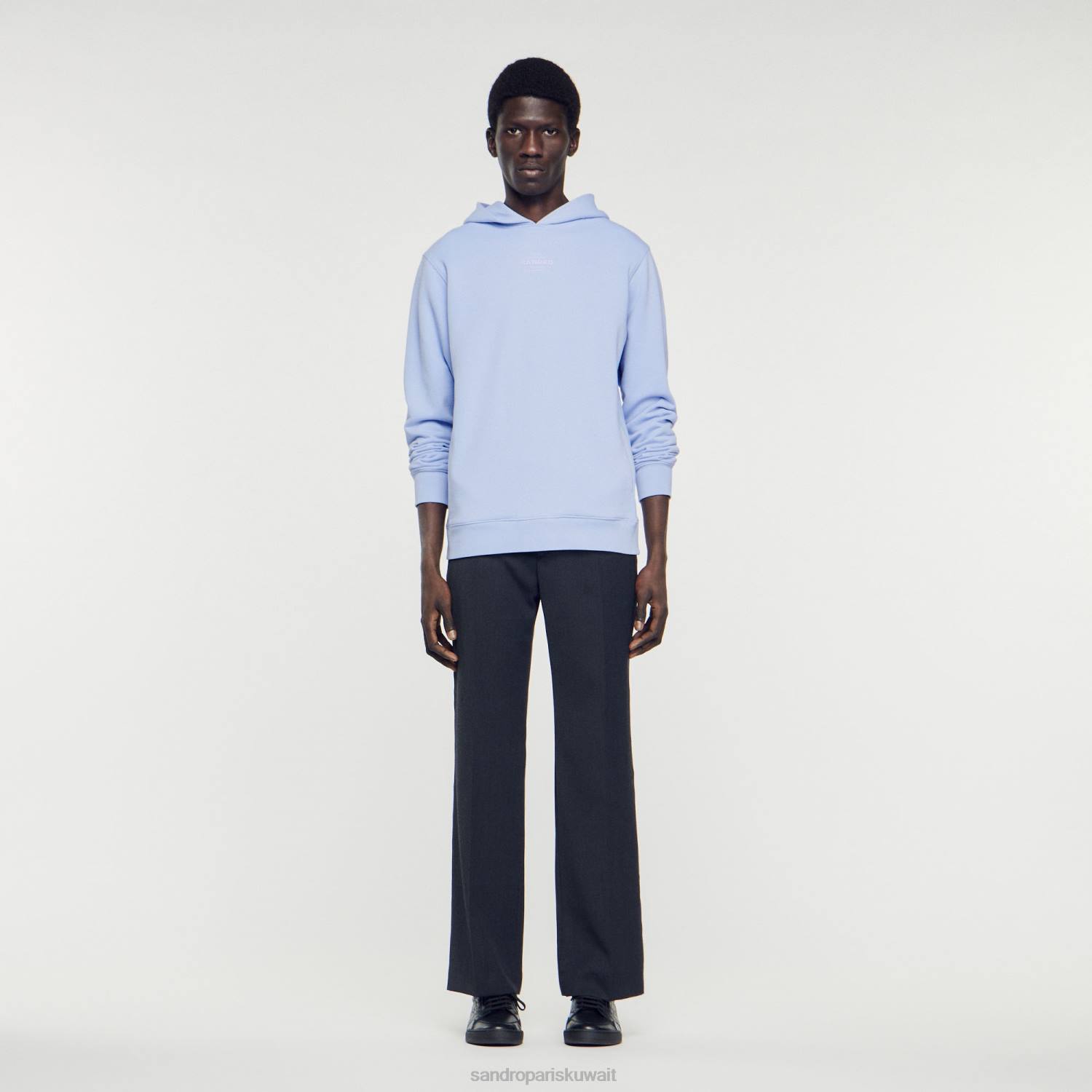 ثياب Sandro Paris سترة مقنعين مع شعار المطاط لون واحد رجال ZJ00736