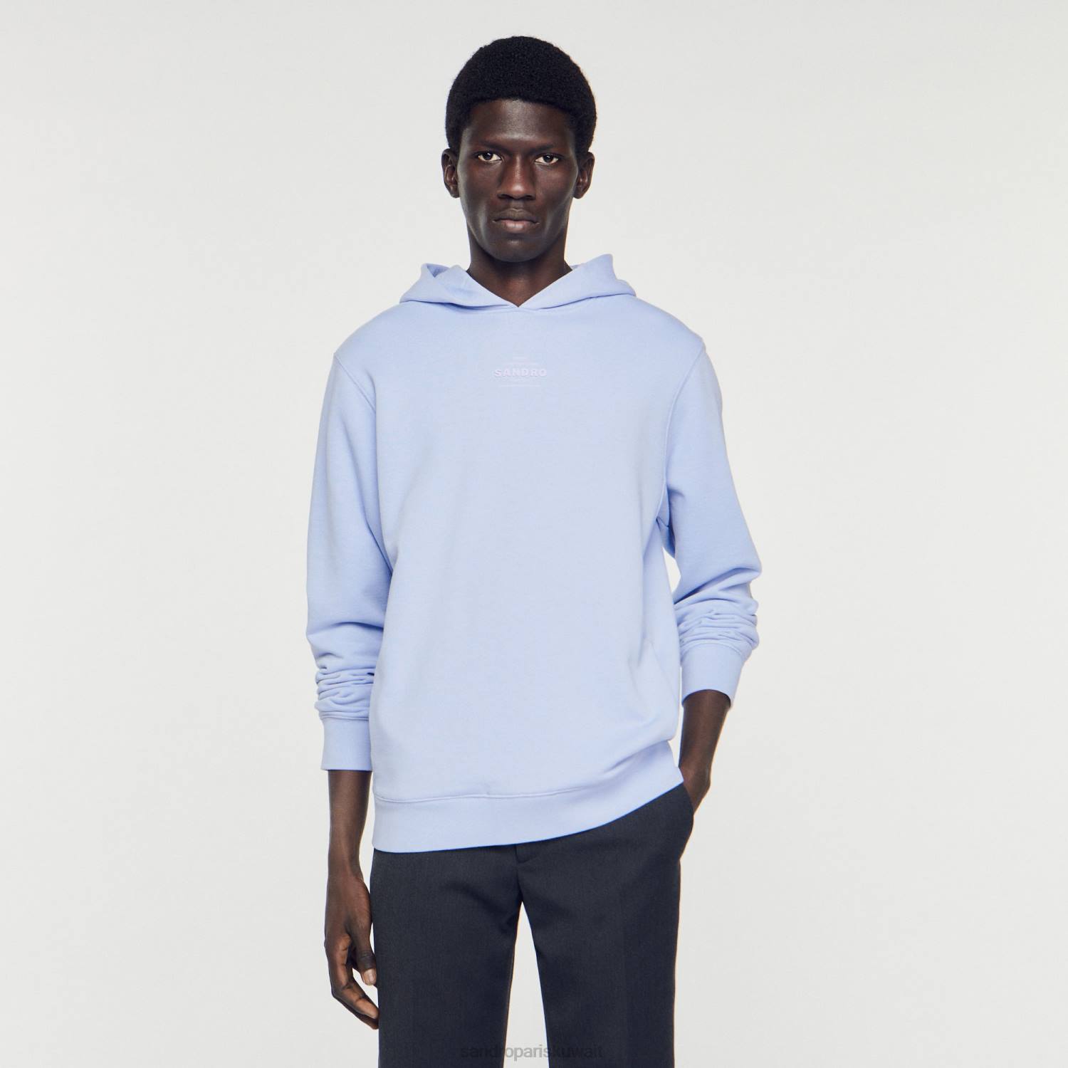 ثياب Sandro Paris سترة مقنعين مع شعار المطاط لون واحد رجال ZJ00736