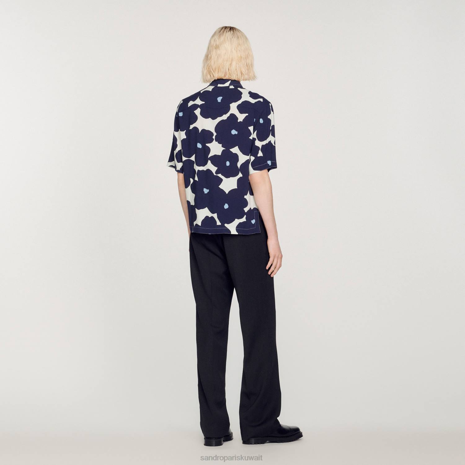 ثياب Sandro Paris قميص طباعة الأزهار الأزرق الداكن رجال ZJ00742