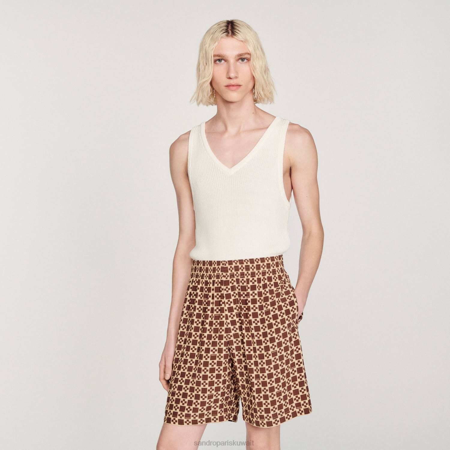 ثياب Sandro Paris شورت مربع بطبعات متقاطعة بني رجال ZJ00755