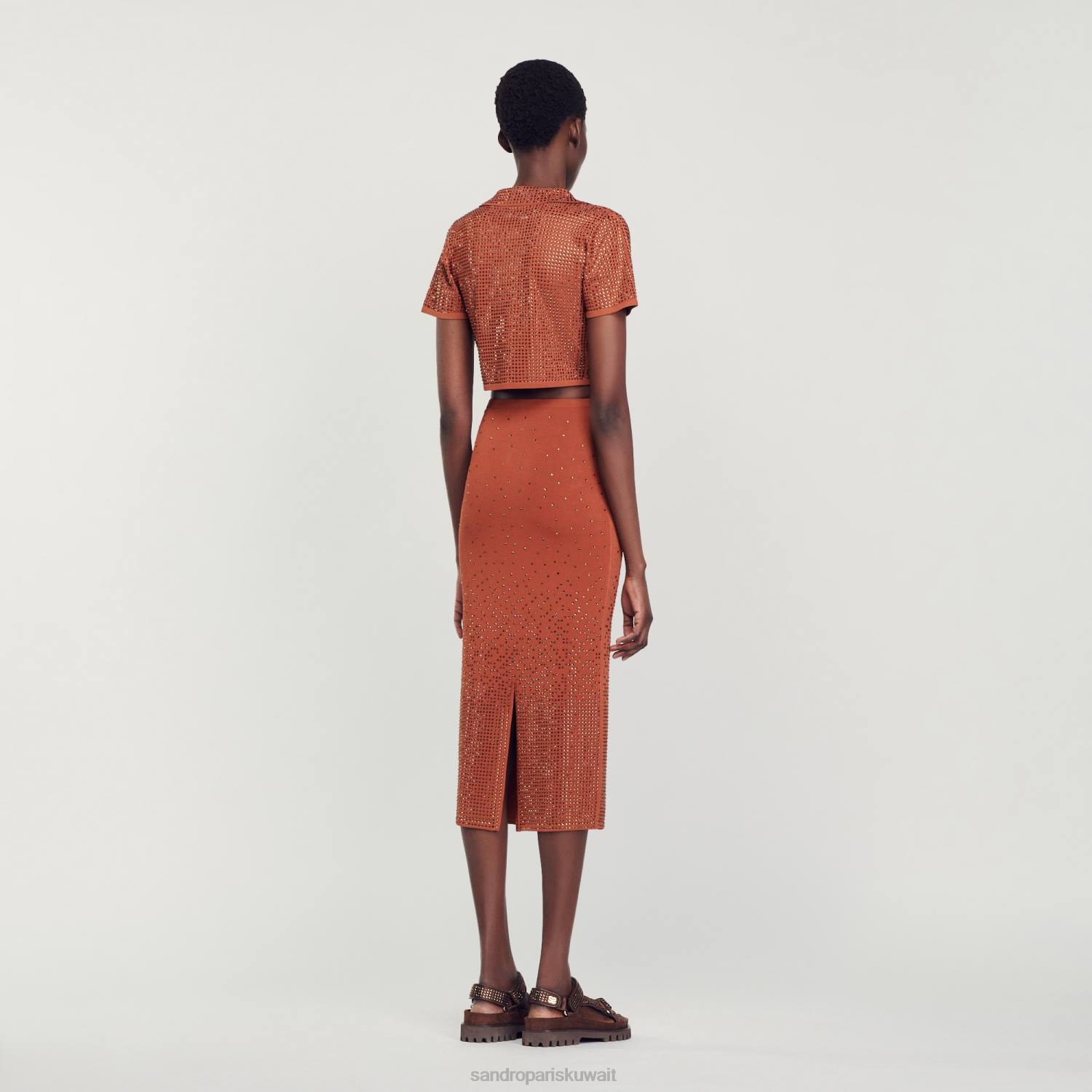 ثياب Sandro Paris تنورة ميدي مزينة بحجر الراين بني نحيف ZJ0076