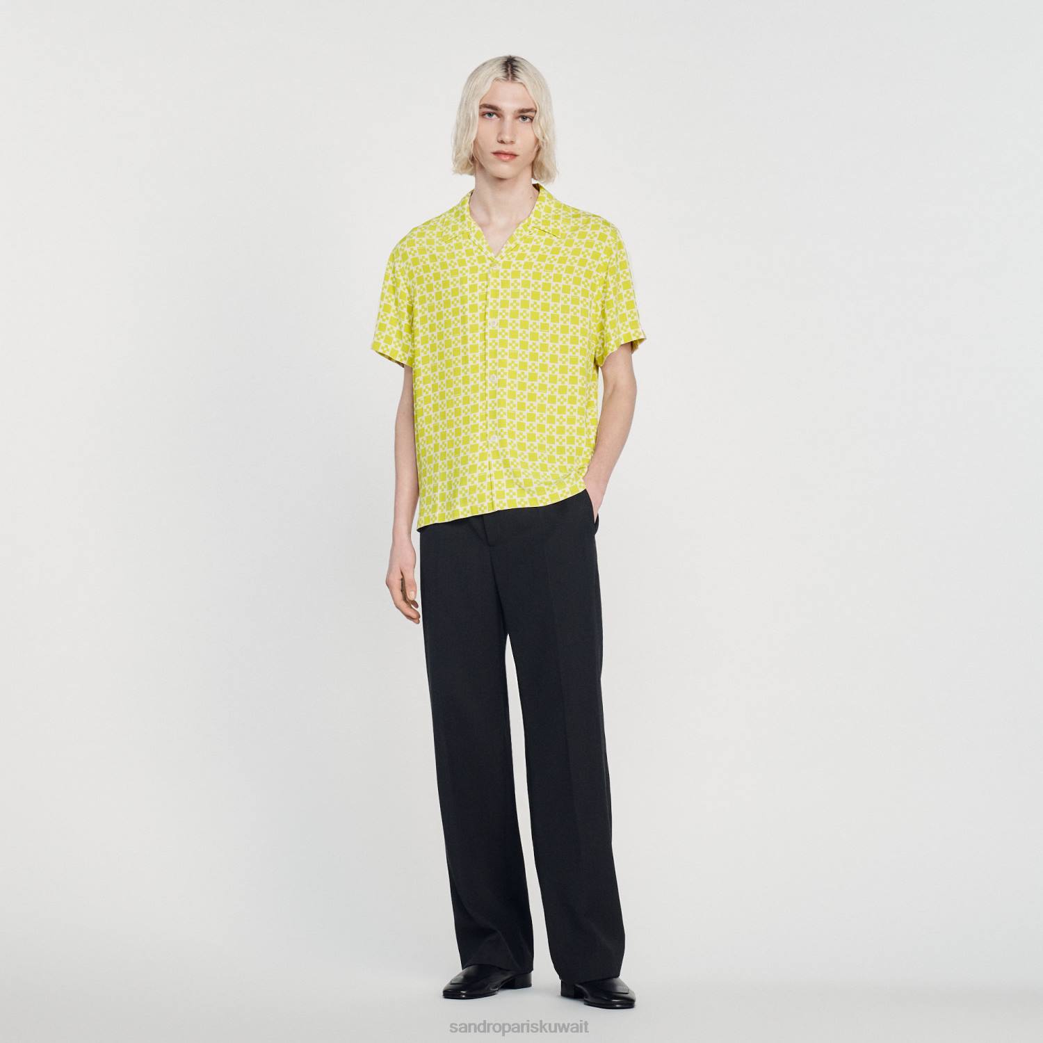 ثياب Sandro Paris قميص متدفق بأكمام قصيرة لون واحد رجال ZJ00781