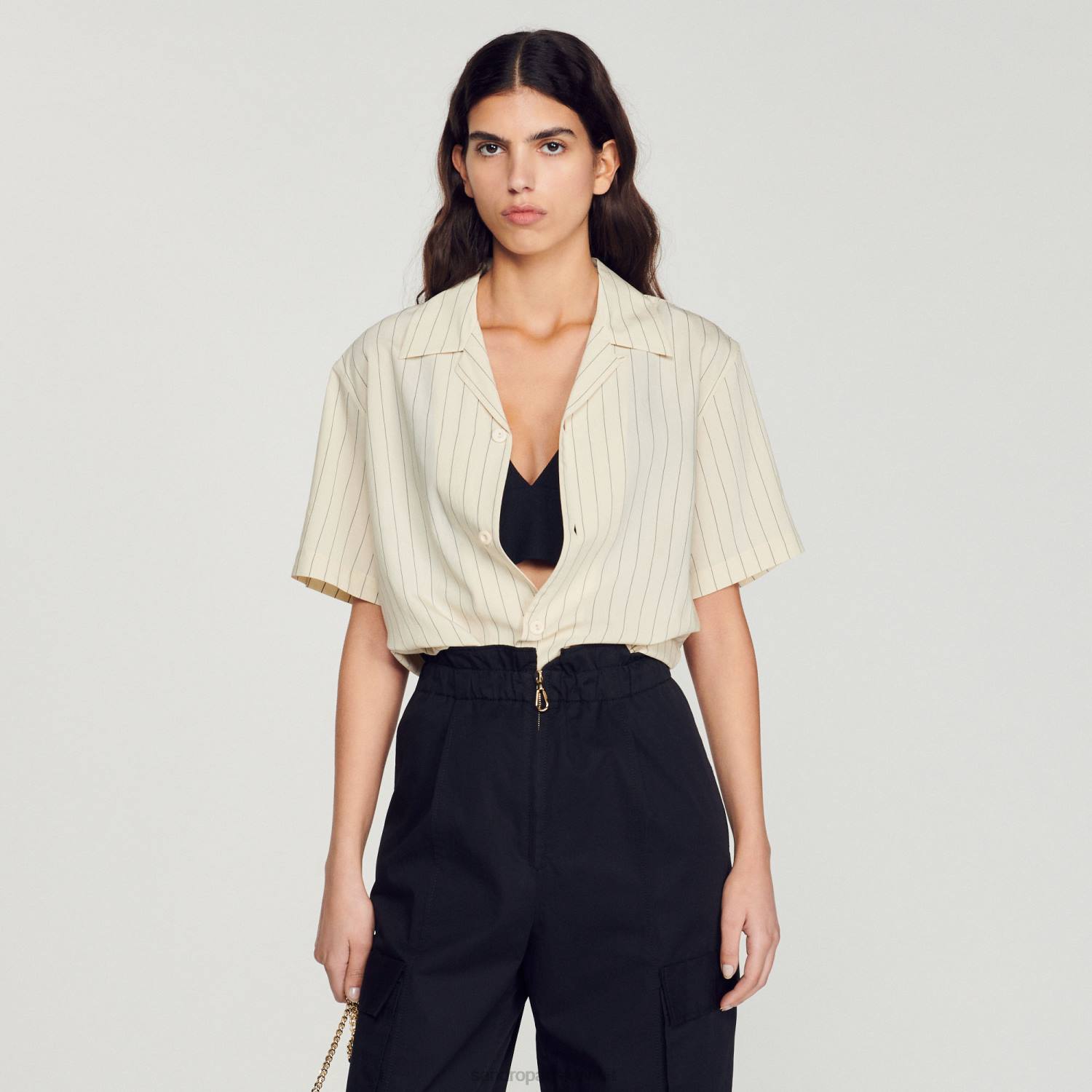 ثياب Sandro Paris قميص بأكمام قصيرة اللون البيج رجال ZJ00784