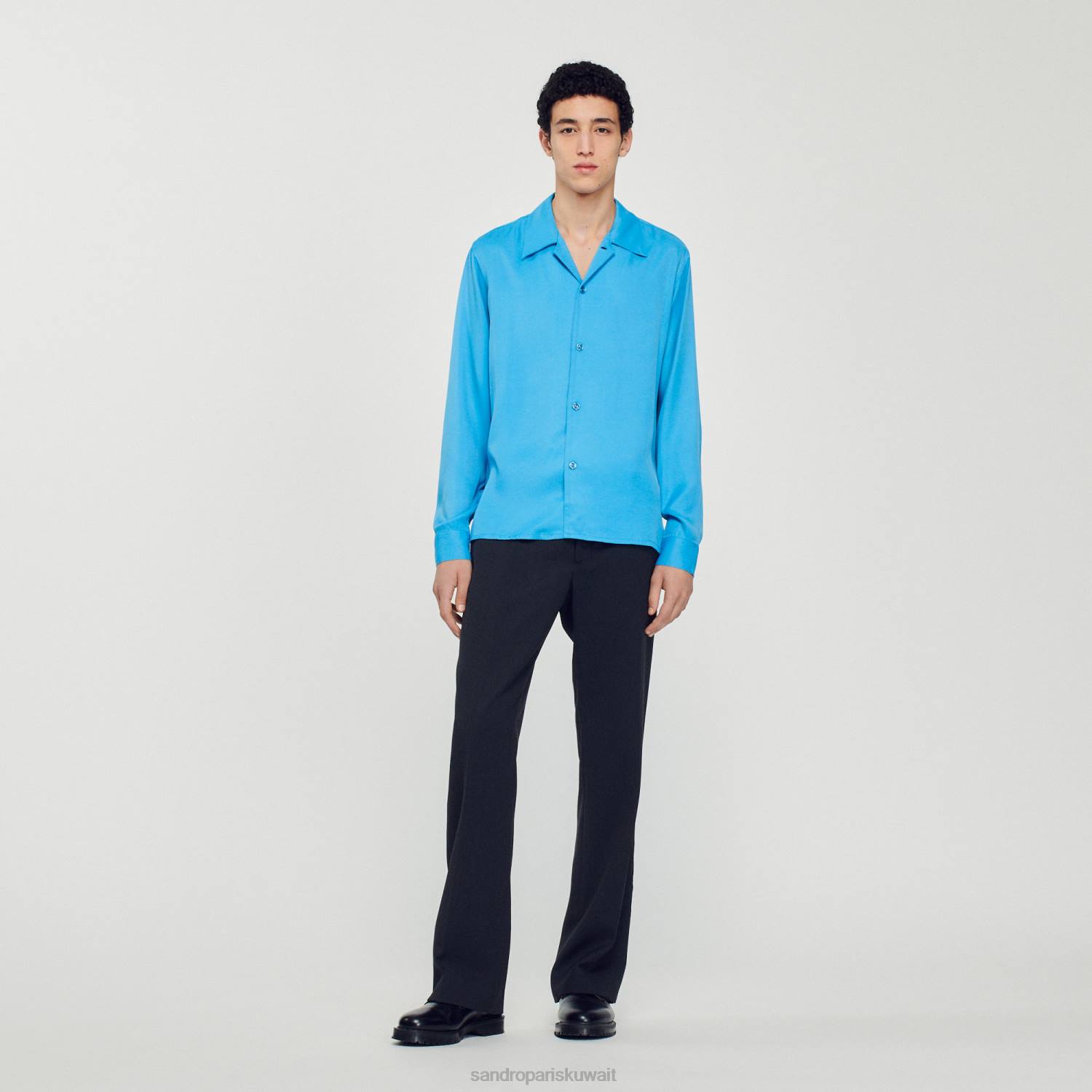 ثياب Sandro Paris قميص عائم مع طوق منتشر لون واحد رجال ZJ00787