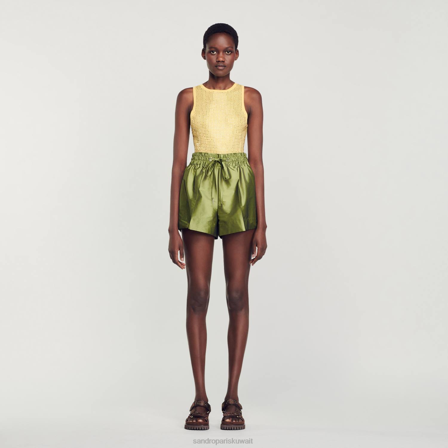 ثياب Sandro Paris شورت الساتان كاكي خفيف نحيف ZJ0078